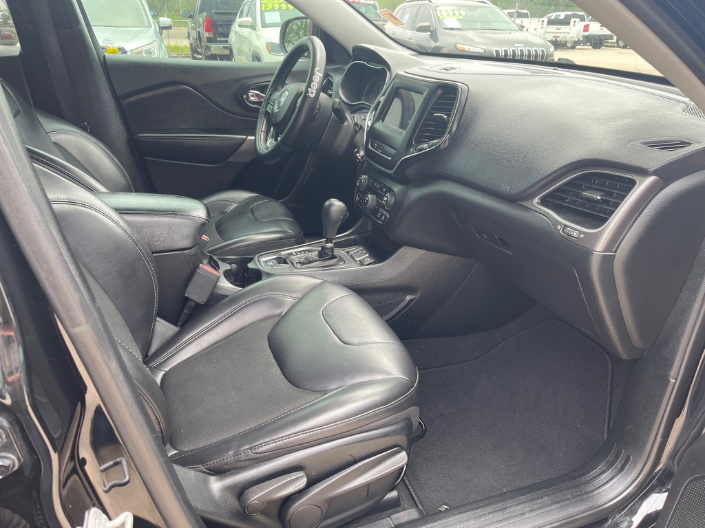 2019 Jeep Cherokee Image 9
