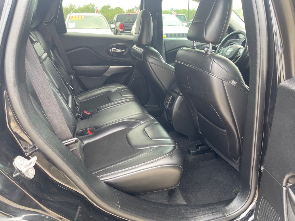 2019 Jeep Cherokee Image 10
