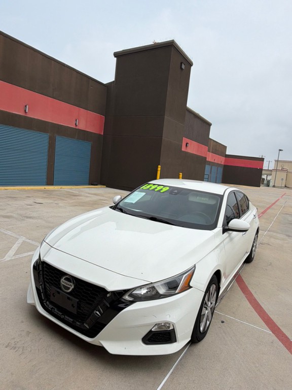 2021 Nissan Altima Image 2