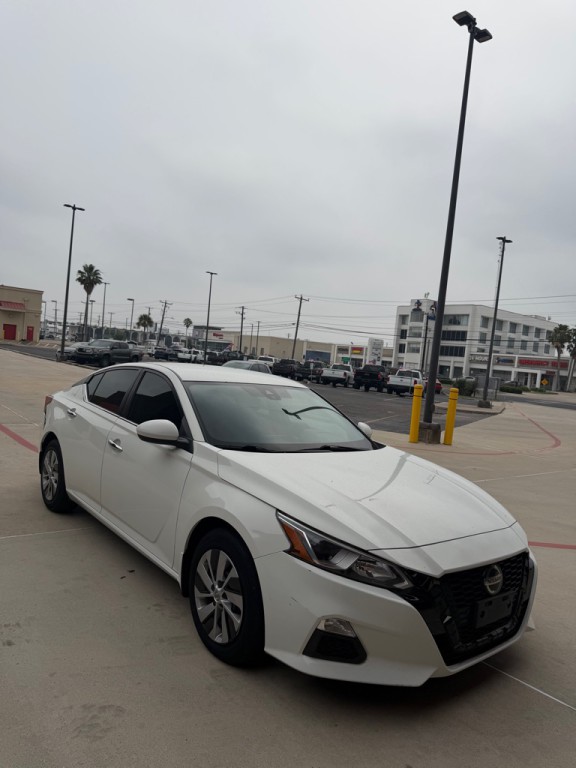 2021 Nissan Altima Image 3
