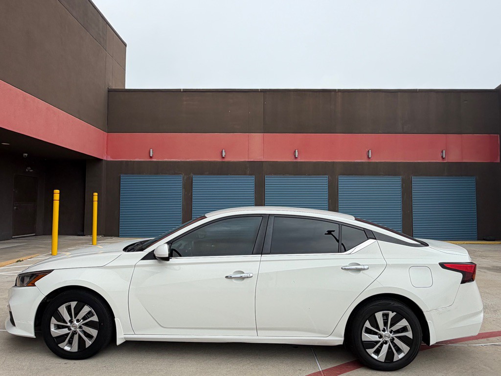 2021 Nissan Altima Image 5