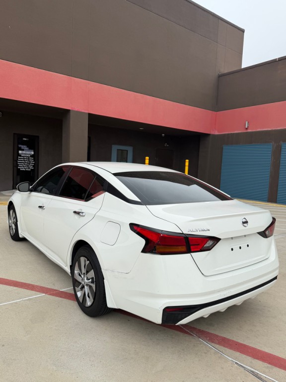 2021 Nissan Altima Image 6