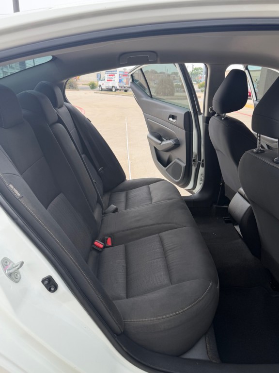 2021 Nissan Altima Image 12