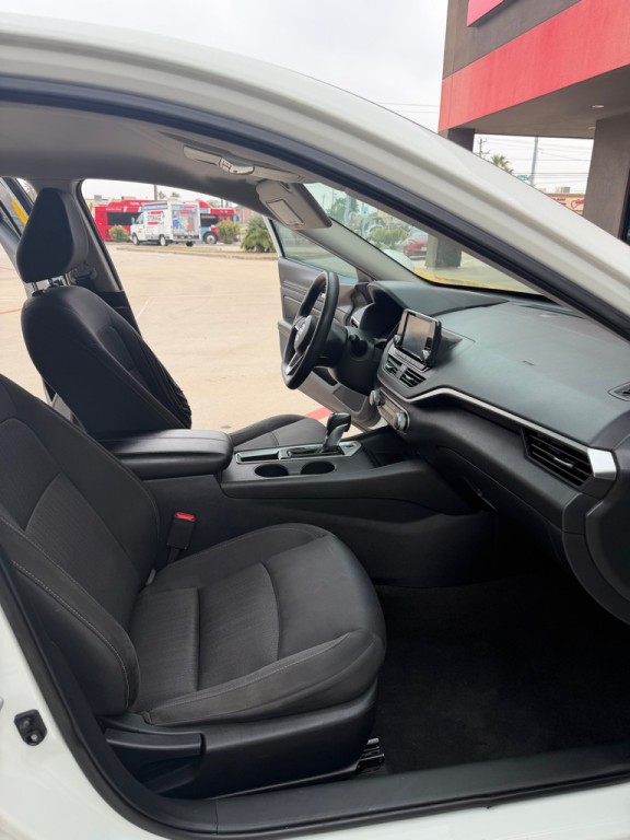 2021 Nissan Altima Image 13