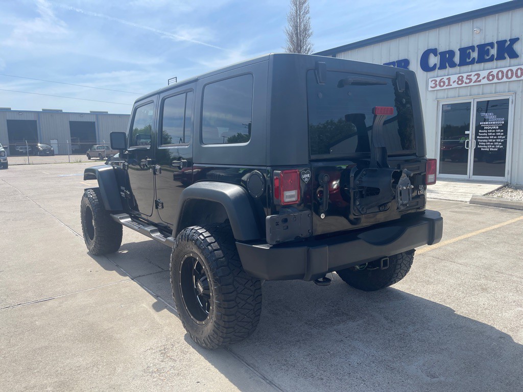 2010 Jeep Wrangler Unlimited Image 3