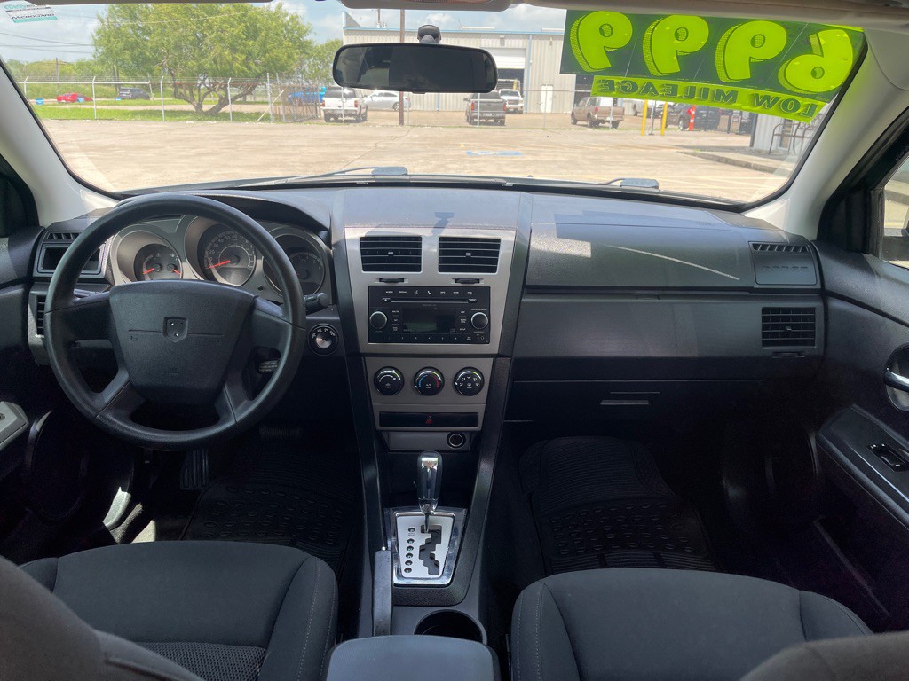 2010 Dodge Avenger Image 11
