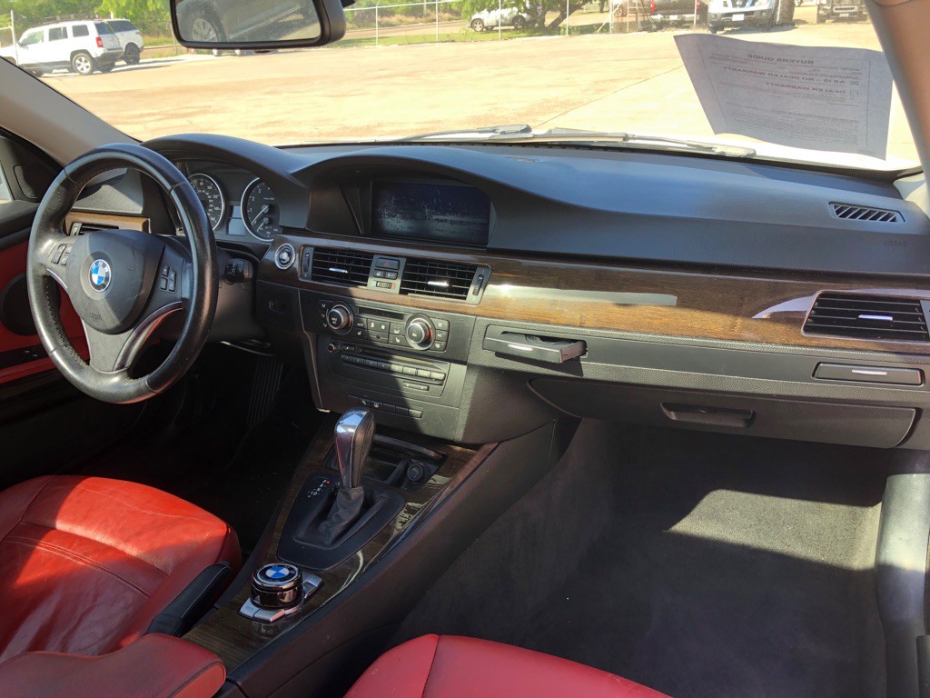 2013 BMW 3 Series Image 9
