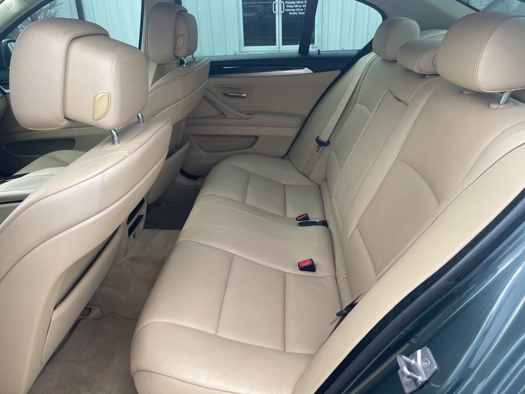 2012 BMW 5 Series Image 8