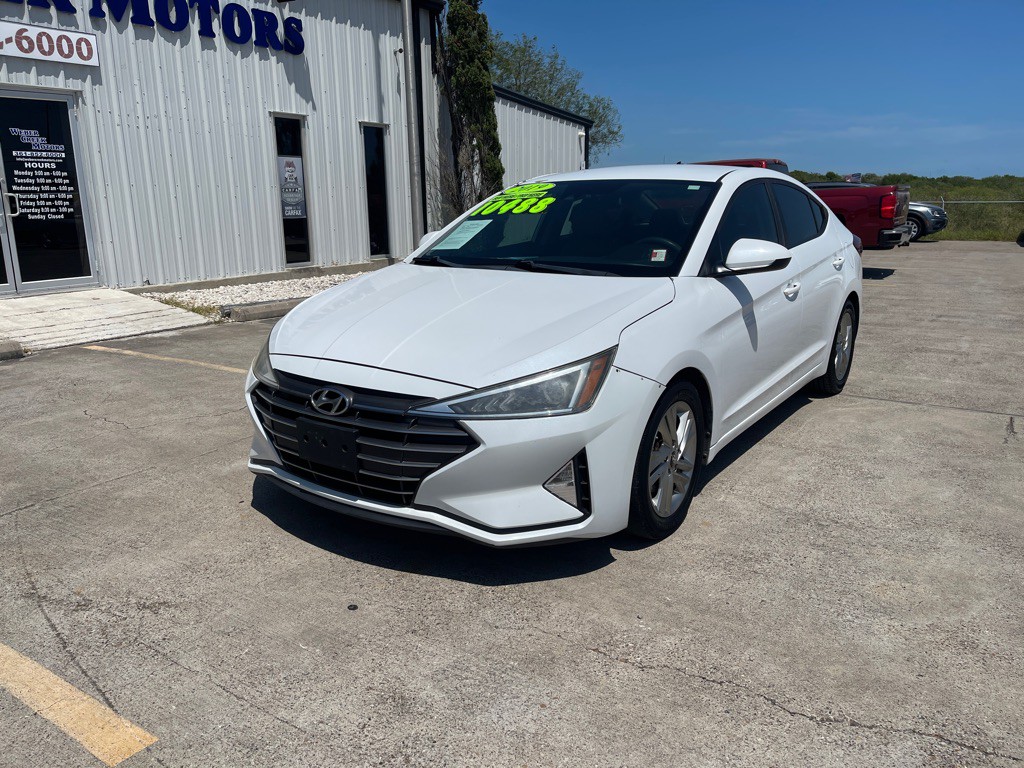 2019 Hyundai Elantra Image 2