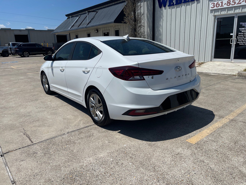 2019 Hyundai Elantra Image 3