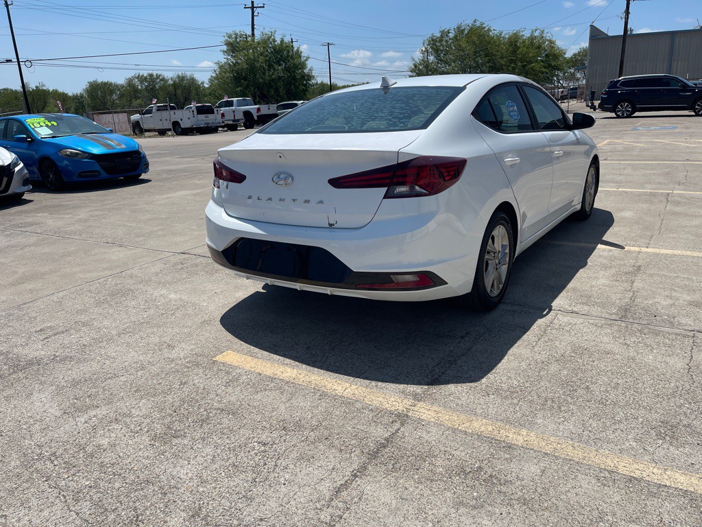 2019 Hyundai Elantra Image 4