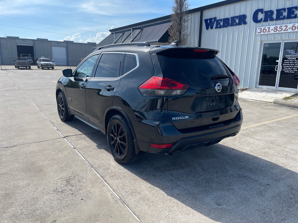 2017 Nissan Rogue Image 3