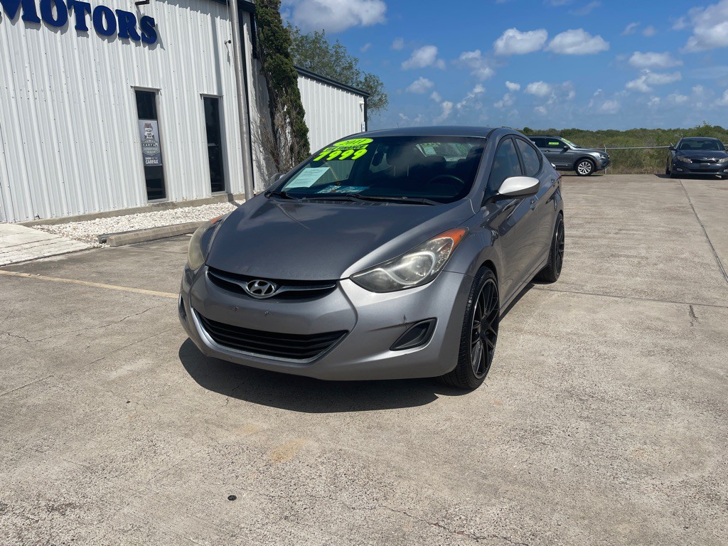 2011 Hyundai Elantra Image 2