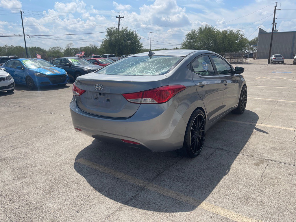 2011 Hyundai Elantra Image 4