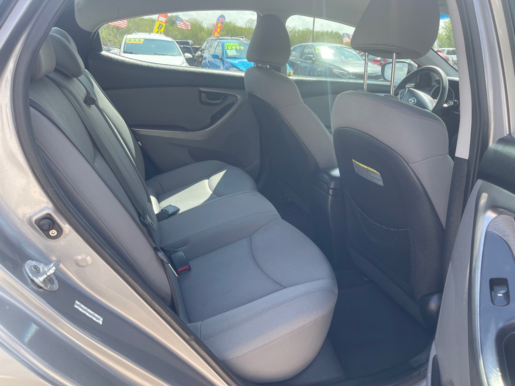 2011 Hyundai Elantra Image 10