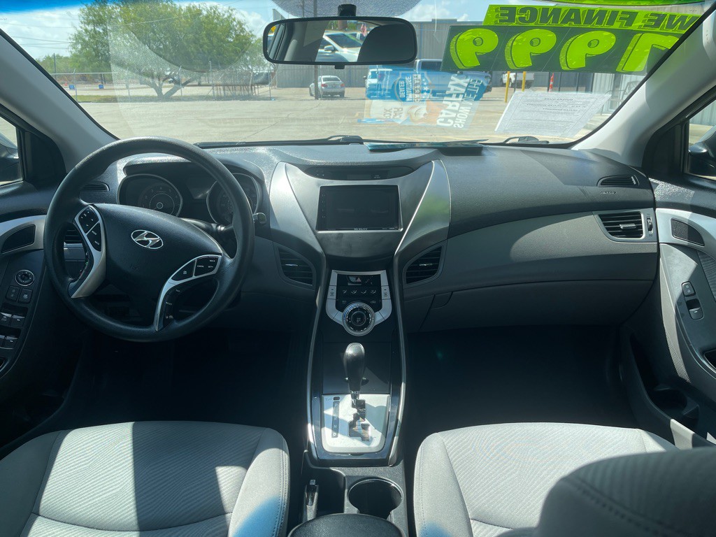 2011 Hyundai Elantra Image 11