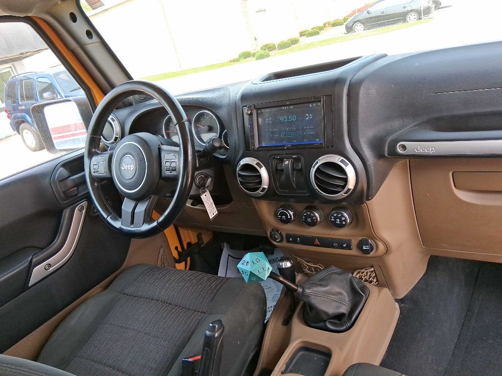 2012 Jeep Wrangler Image 9
