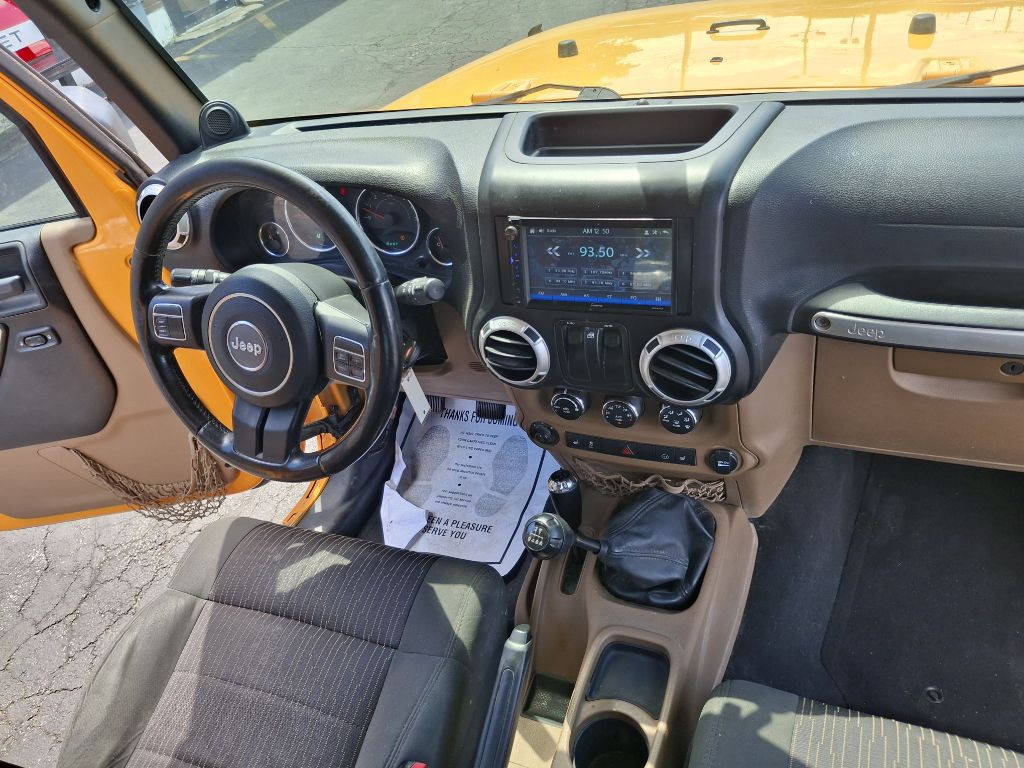 2012 Jeep Wrangler Image 9