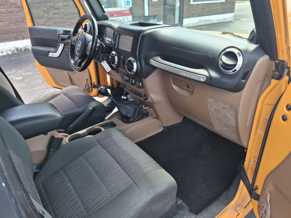 2012 Jeep Wrangler Image 10