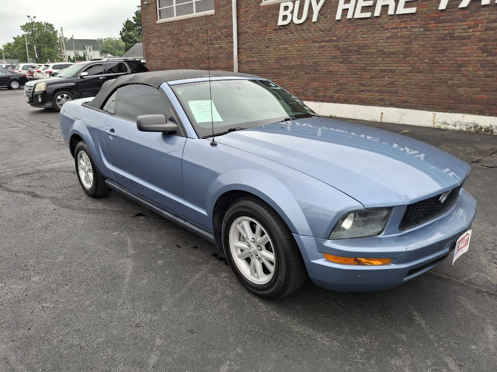 2007 Ford Mustang Image 2