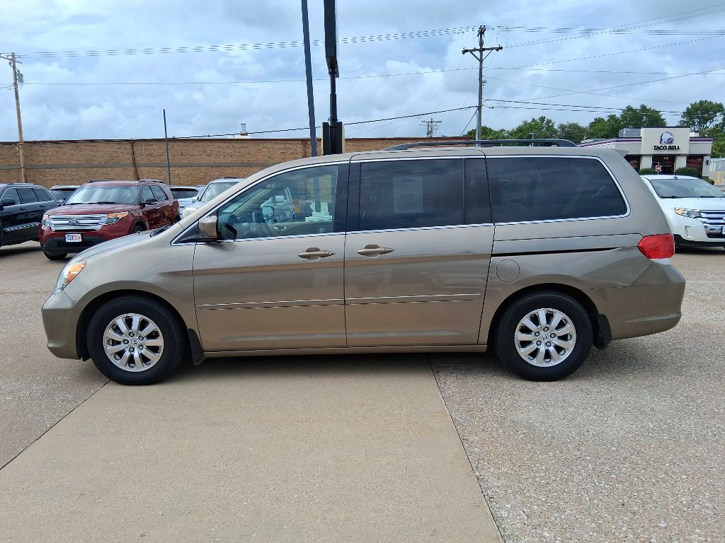 2010 Honda Odyssey Image 2