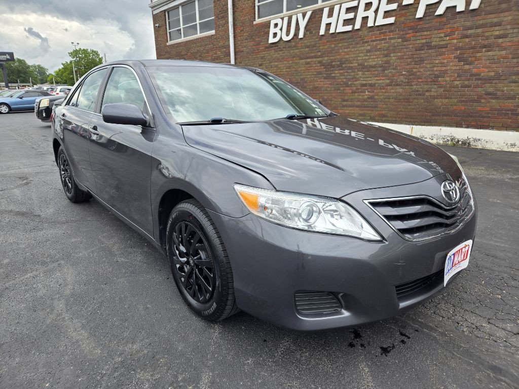 2010 Toyota Camry Image 2