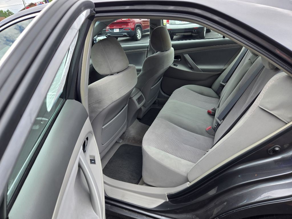 2010 Toyota Camry Image 9