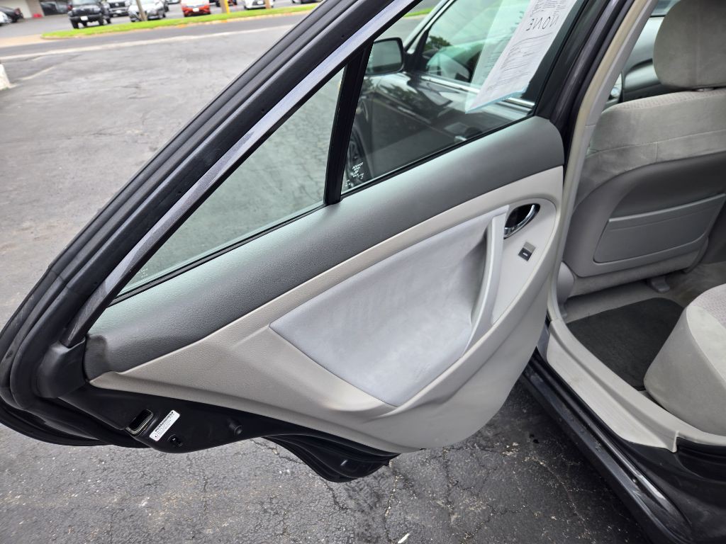 2010 Toyota Camry Image 10