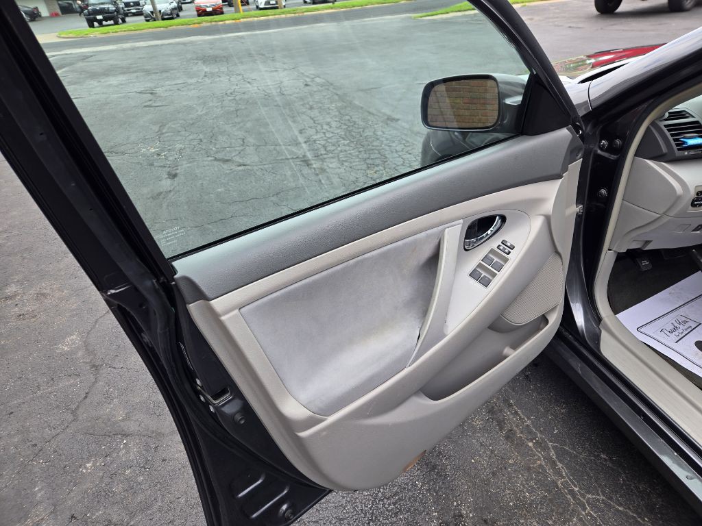2010 Toyota Camry Image 11
