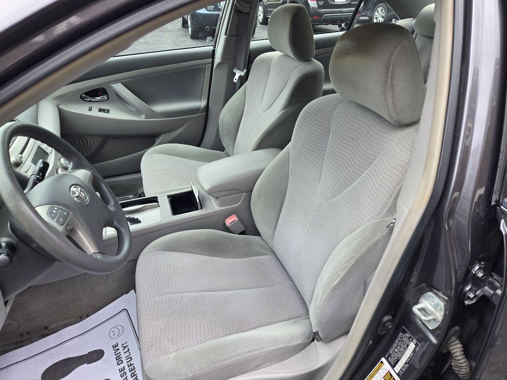 2010 Toyota Camry Image 14