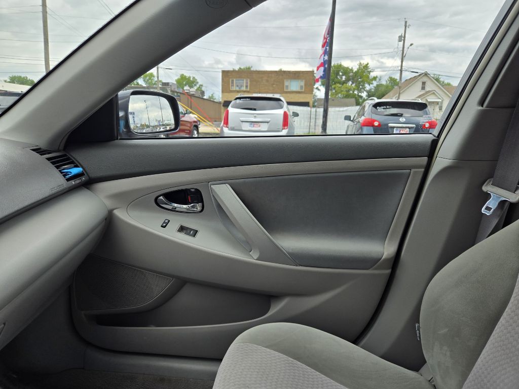 2010 Toyota Camry Image 16