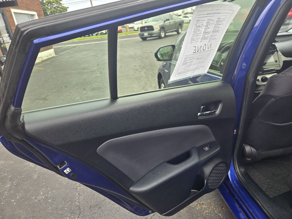 2017 Toyota Prius Image 11
