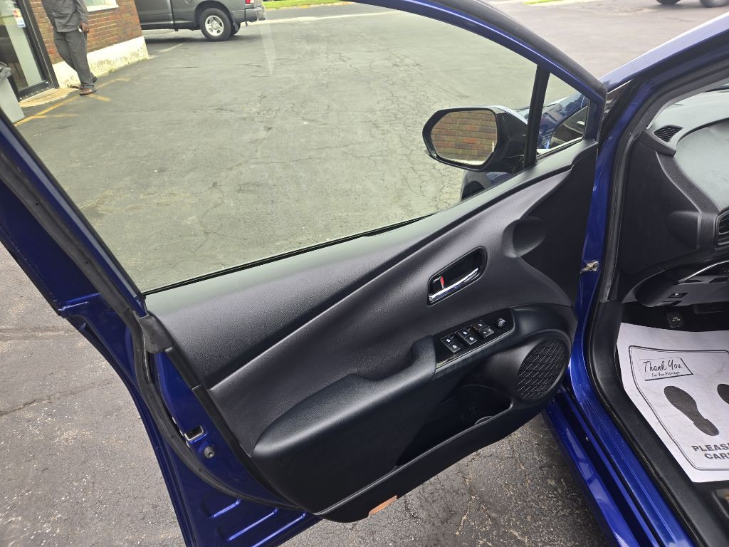 2017 Toyota Prius Image 14