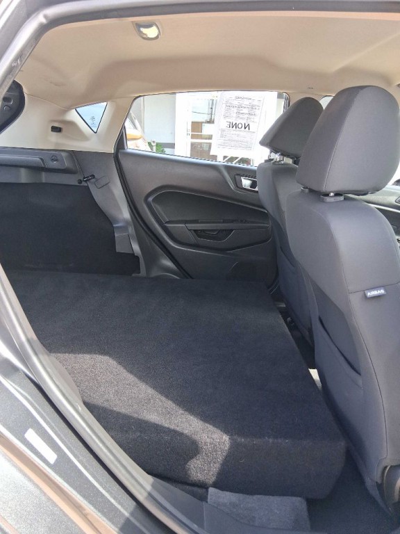 2015 Ford Fiesta Image 8