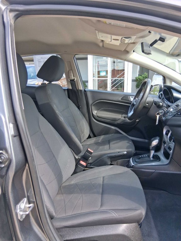 2015 Ford Fiesta Image 9