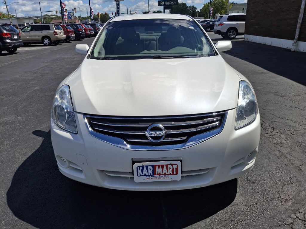 2010 Nissan Altima Image 3