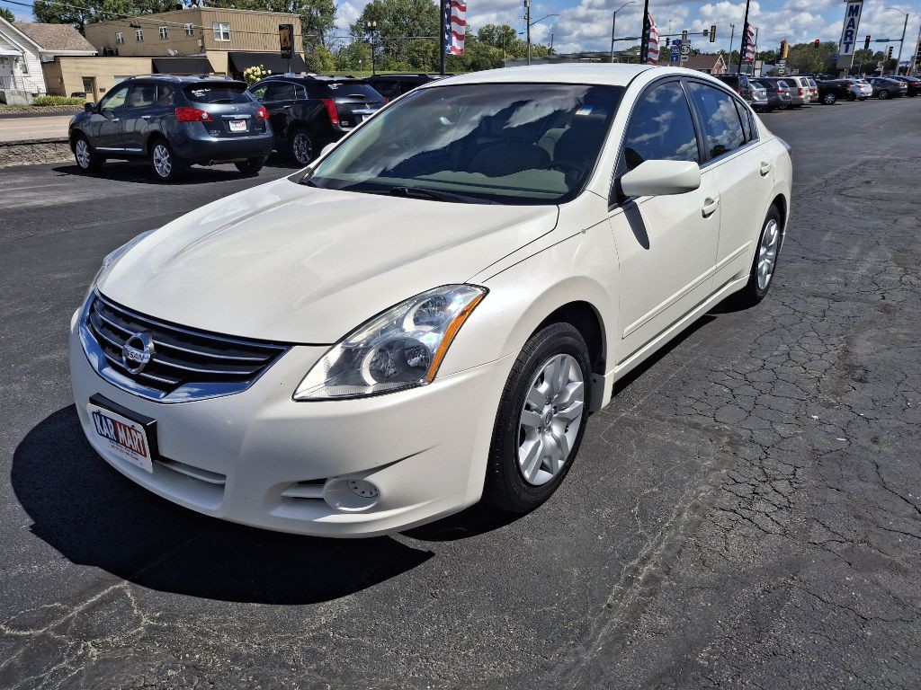 2010 Nissan Altima Image 4
