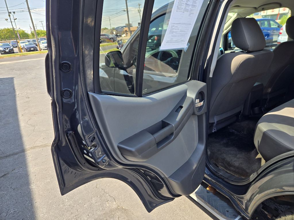 2011 Nissan Xterra Image 10