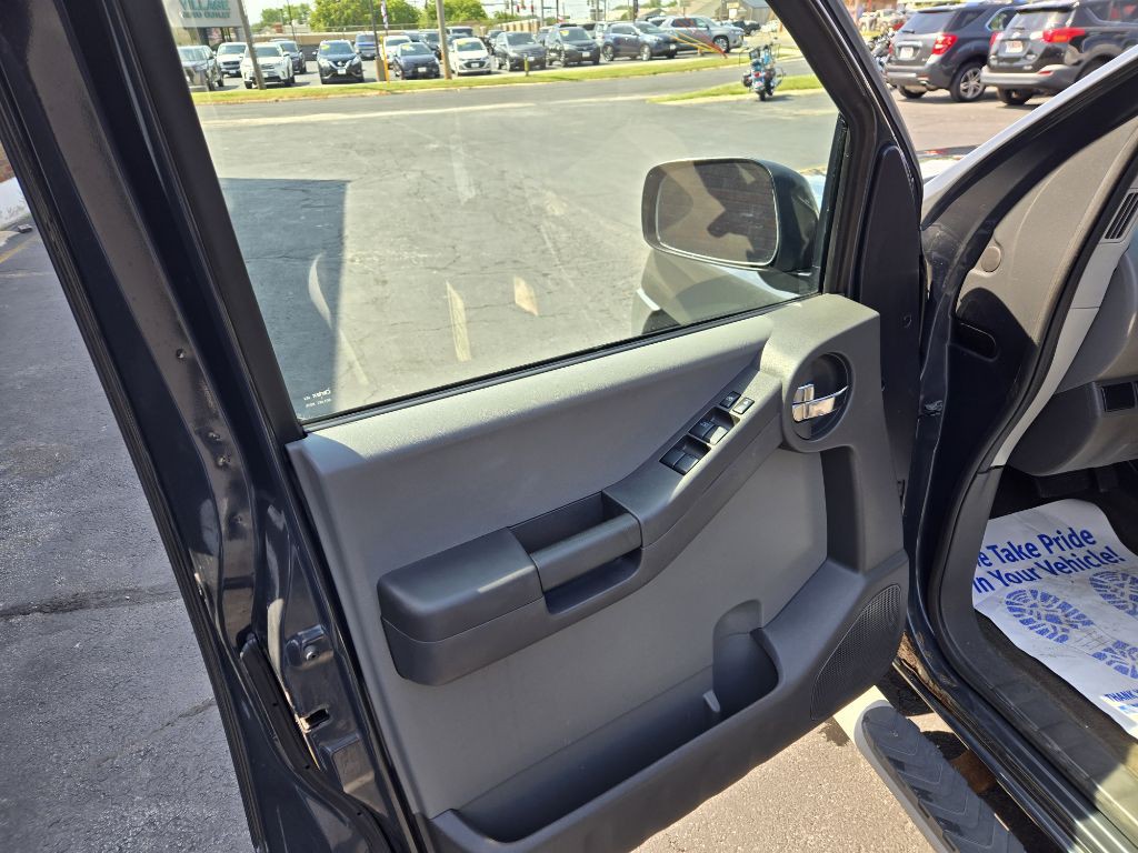 2011 Nissan Xterra Image 13