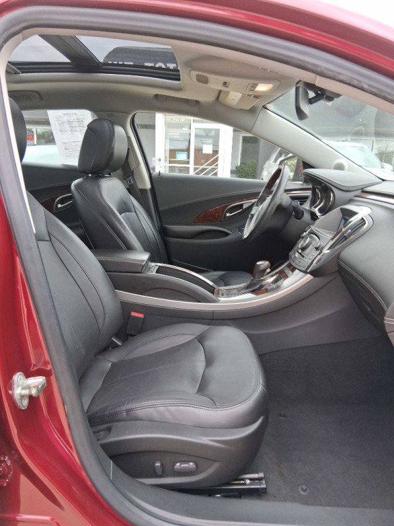 2010 Buick Lacrosse Image 8