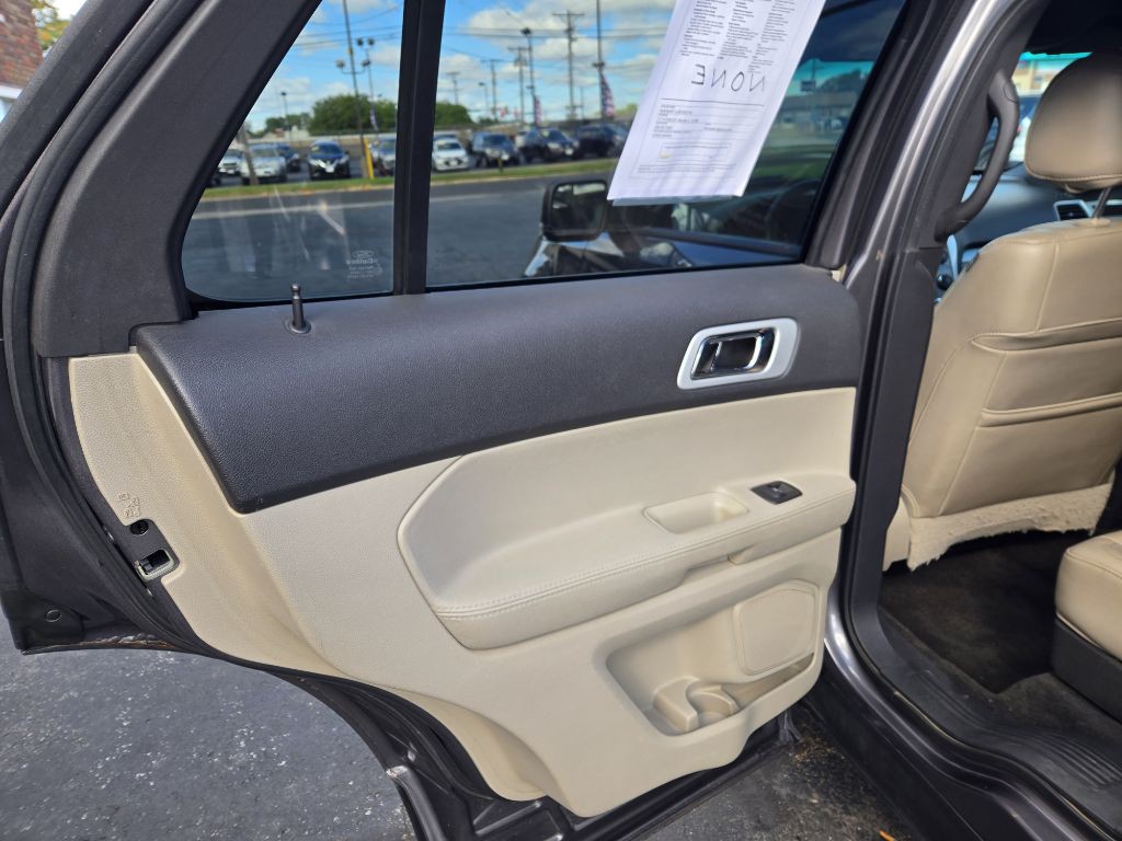 2012 Ford Explorer Image 11