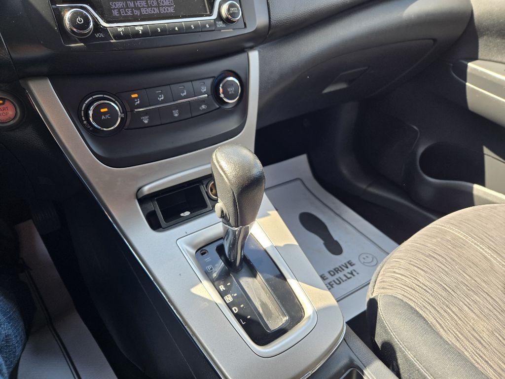 2015 Nissan Sentra Image 17