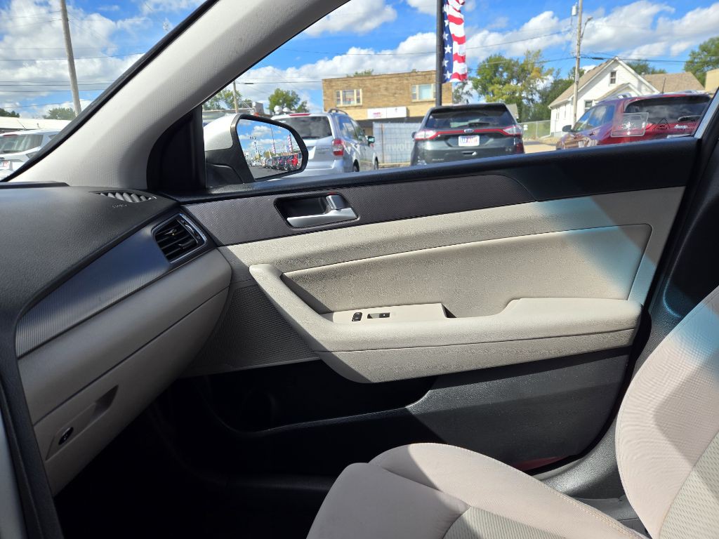 2015 Hyundai Sonata Image 16