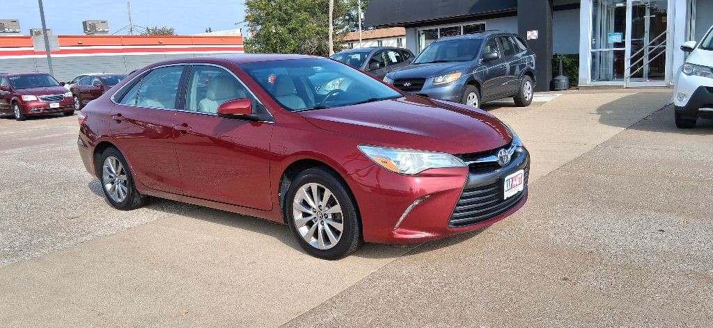 2017 Toyota Camry Image 4