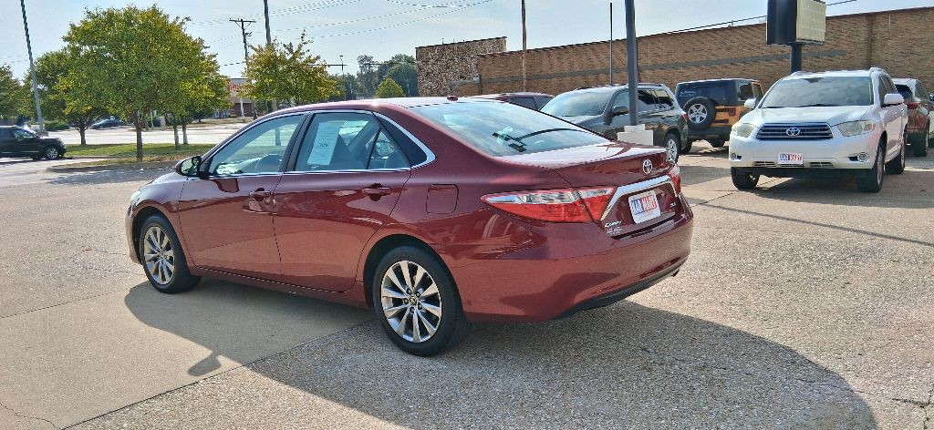 2017 Toyota Camry Image 6