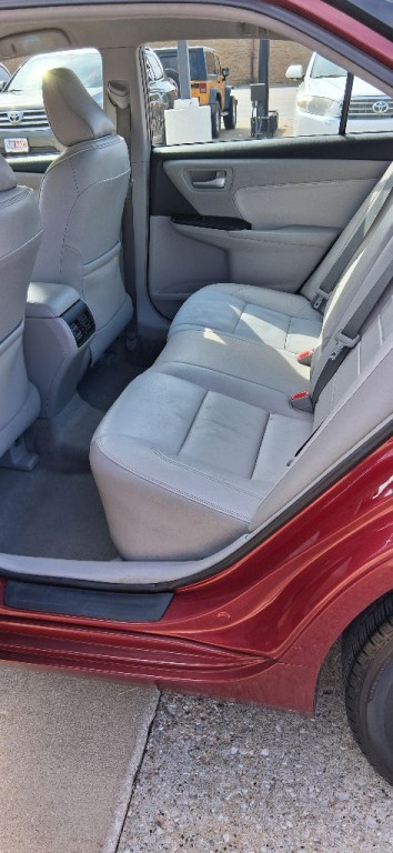 2017 Toyota Camry Image 7