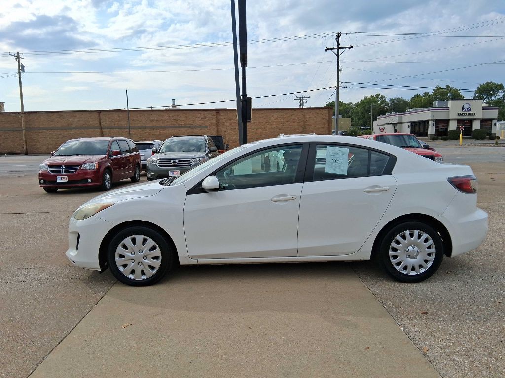 2013 Mazda Mazda3 Image 2