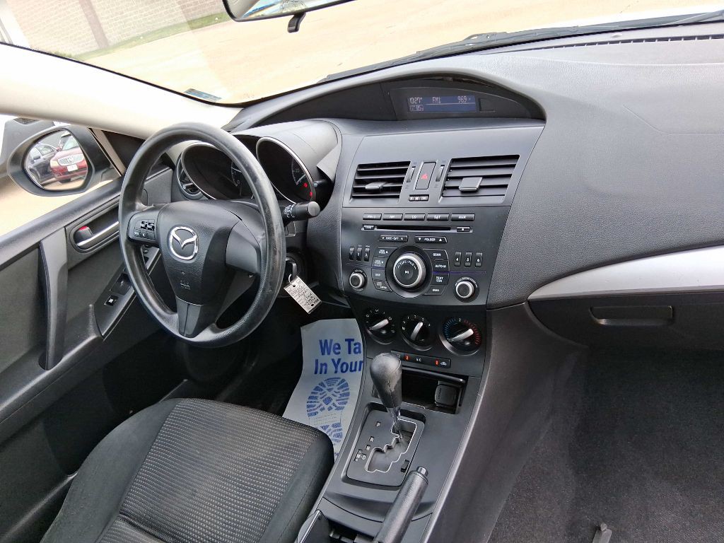 2013 Mazda Mazda3 Image 9