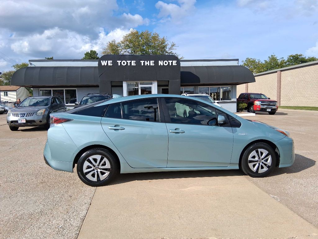 2018 Toyota Prius Image 1