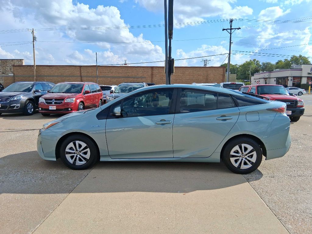 2018 Toyota Prius Image 2